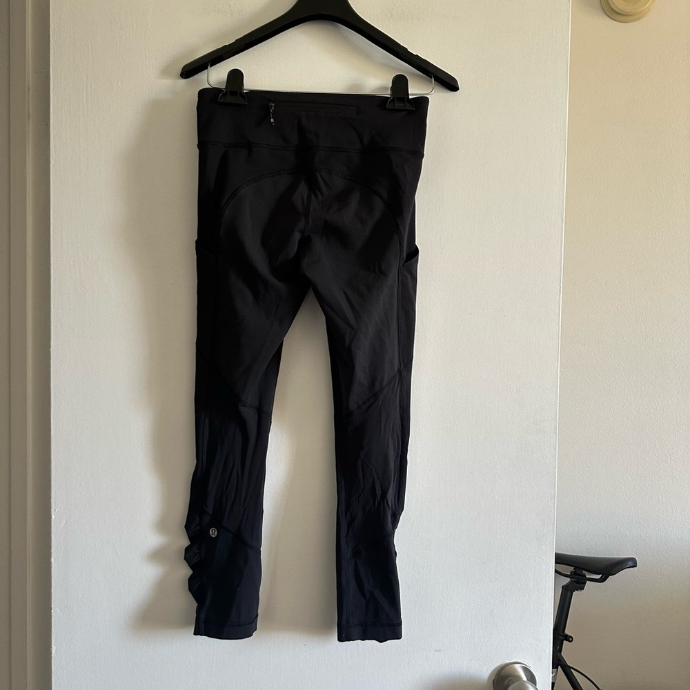 Lululemon Athletica Black Ruffle Full On Luxtreme Athletic Running Crop Leggings - Picture 6 of 9